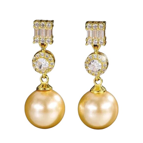 Beautiful Faux Golden Pearl Necklace and Earring Set - Picture 2 of 3